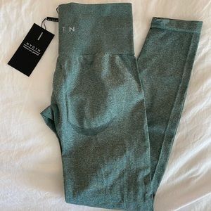 NVGTN contour forest green